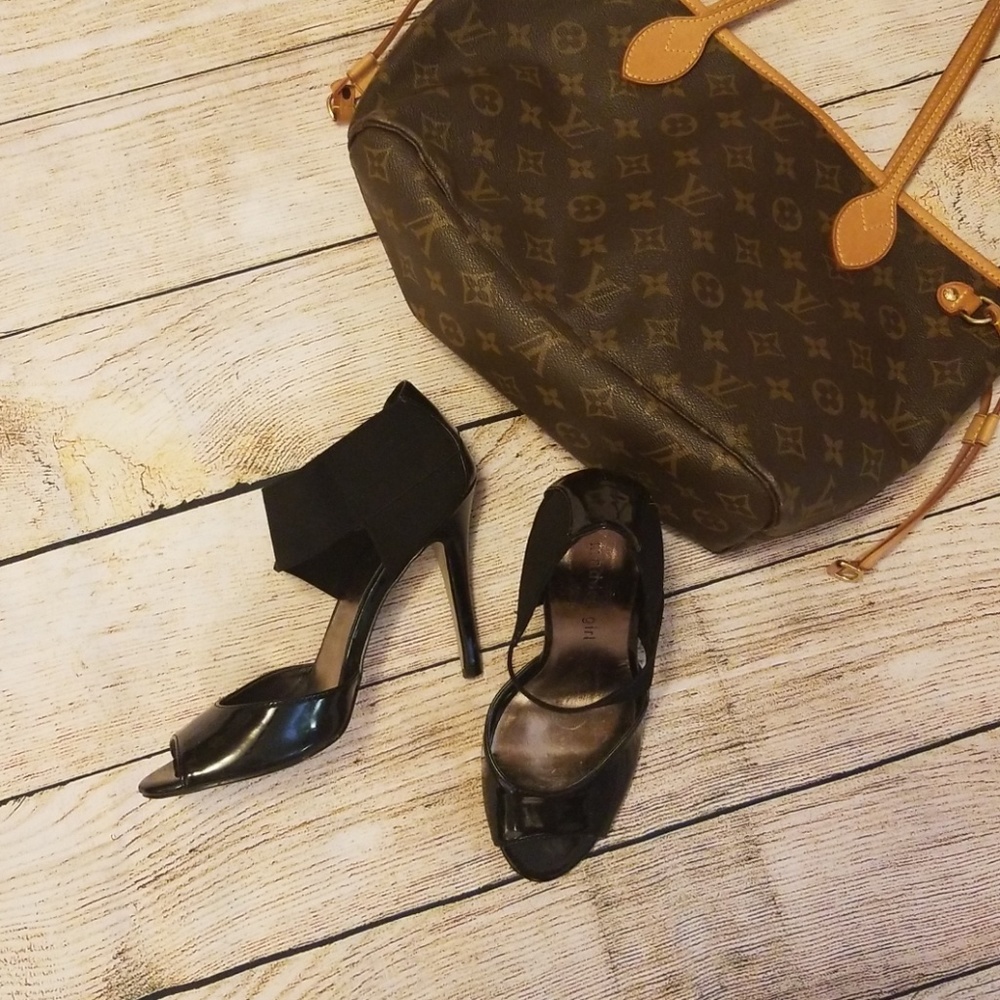 Madden Girl Sz 8 Black Patent Leather Heels